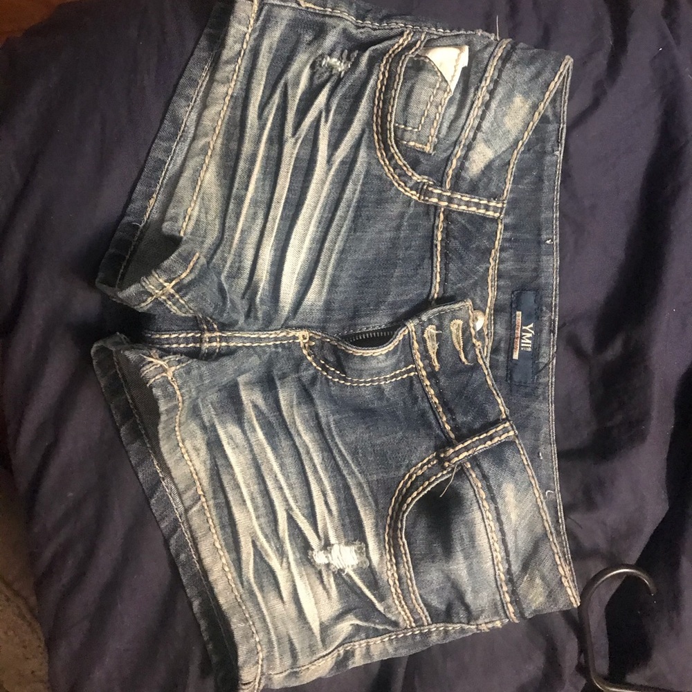 Shorty shorts